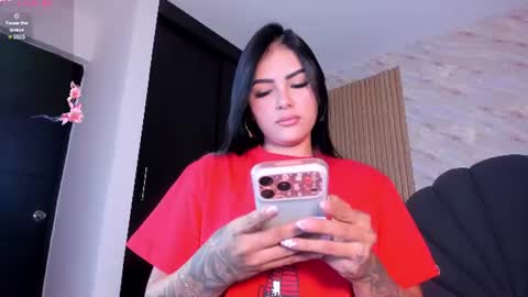 Snapshot of lys_with chatting on 06/21/26, 04:26 VIVIANA online show from 06/21/26, 04:26