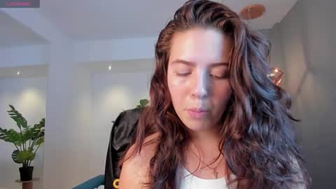 Lyssa  Everyday From 0700 to 1630 Col Time online show from 12/19/24, 11:50
