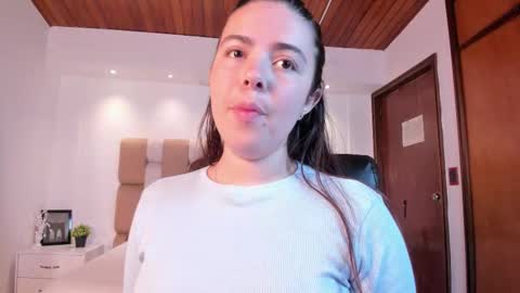 Snapshot of lyssa_muller chatting on 10/11/25, 02:04 Lyssa  Everyday From 0700 to 1630 Col Time online show from 10/11/25, 02:04