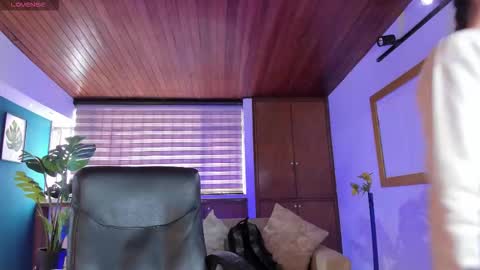 Snapshot of lyssa_muller chatting on 10/21/25, 02:29 Lyssa  Everyday From 0700 to 1630 Col Time online show from 10/21/25, 02:29