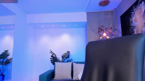 Snapshot of lyssa_muller chatting on 10/25/25, 12:23 Lyssa  Everyday From 0700 to 1630 Col Time online show from 10/25/25, 12:23