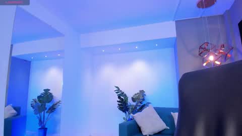 Snapshot of lyssa_muller chatting on 10/30/25, 01:45 Lyssa  Everyday From 0700 to 1630 Col Time online show from 10/30/25, 01:45