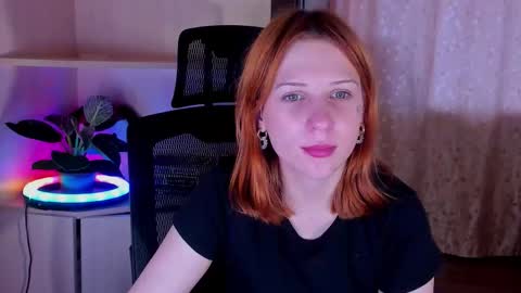 Snapshot of lyssan_xo chatting on 11/12/25, 10:37 lyssan_xo online show from 11/12/25, 10:37
