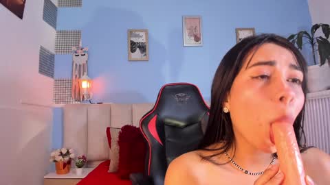 Lizzy smith  online show from 12/04/24, 07:56