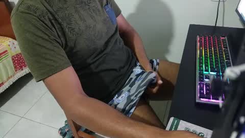 m0ren01995 online show from 07/06/26, 08:33