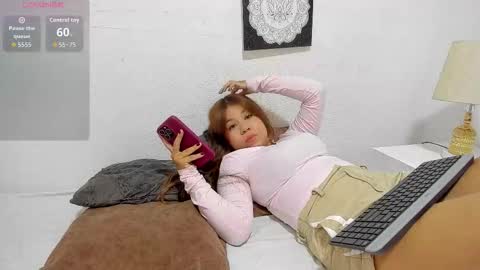 Snapshot of m1lk_choc chatting on 11/30/25, 04:22 Mila online show from 11/30/25, 04:22