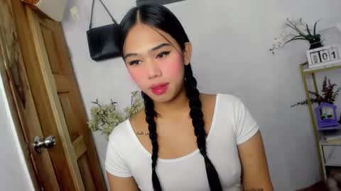 Janelovesu online show from 10/31/25, 10:33