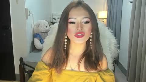 Snapshot of m1sspinay_yassie chatting on 01/08/25, 04:44 Cutie Yassie online show from 01/08/25, 04:44