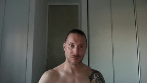 m4rduk online show from 11/18/25, 02:32