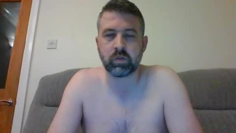 Snapshot of m5572 chatting on 11/14/25, 09:46 Mathew online show from 11/14/25, 09:46