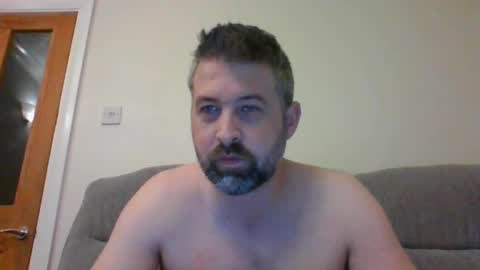 Snapshot of m5572 chatting on 11/27/25, 10:01 Mathew online show from 11/27/25, 10:01