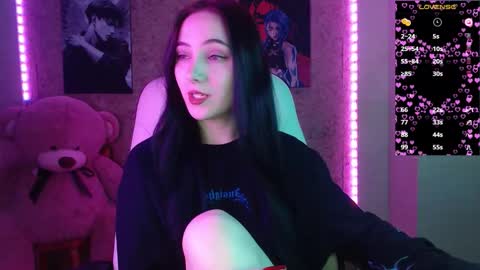 Snapshot of m_e_l_i_s_s_a_ chatting on 11/10/25, 04:11 Melissa online show from 11/10/25, 04:11