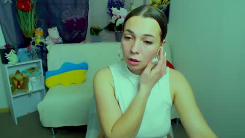 Vikki online show from 04/19/26, 06:10