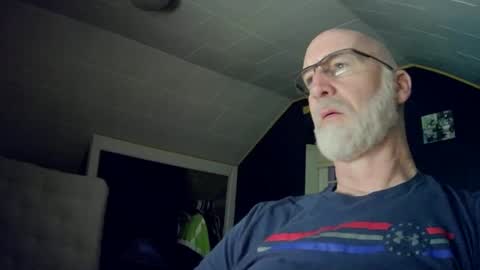 mac8181 online show from 12/21/24, 11:01