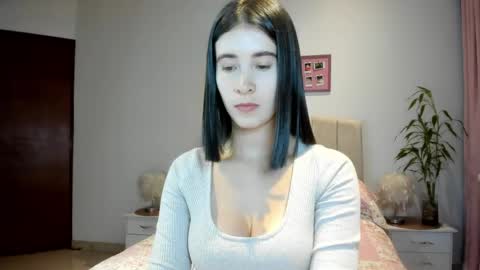 Macarena online show from 04/22/26, 01:30