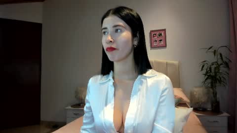 Macarena online show from 06/12/26, 03:16
