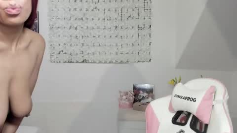 Snapshot of macdelice chatting on 12/28/24, 08:05 Mac Delice online show from 12/28/24, 08:05