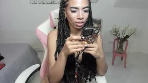 Snapshot of macdelice chatting on 02/22/25, 09:01 Mac Delice online show from 02/22/25, 09:01