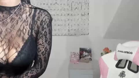 Snapshot of macdelice chatting on 03/08/25, 04:45 Mac Delice online show from 03/08/25, 04:45