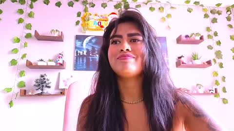 Macey Elliot Modelo Independiente online show from 12/04/24, 02:48