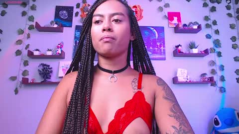Macey Elliot Modelo Independiente online show from 12/17/24, 05:58
