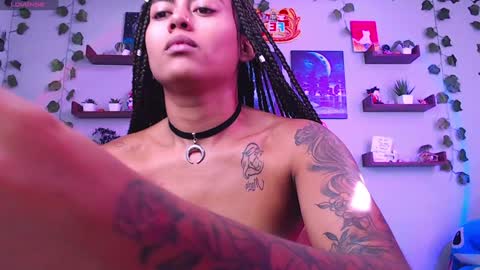 Macey Elliot Modelo Independiente online show from 12/18/24, 02:17