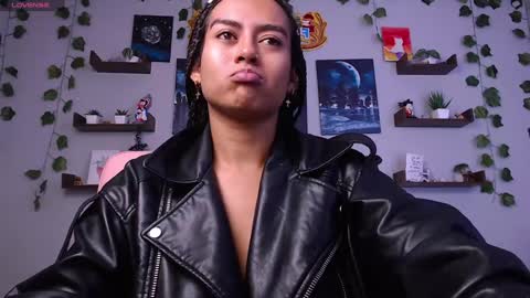 Macey Elliot Modelo Independiente online show from 12/24/24, 12:55