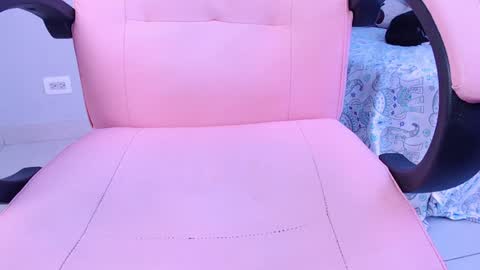 Macey Elliot Modelo Independiente online show from 01/06/25, 02:47