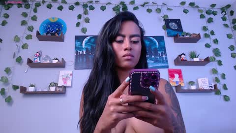 Macey Elliot Modelo Independiente online show from 01/10/25, 10:57