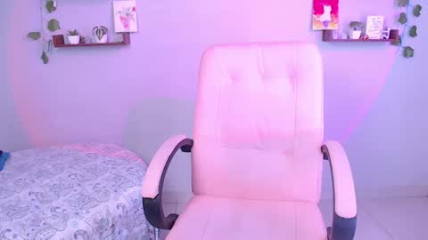 Macey Elliot Modelo Independiente online show from 02/08/25, 07:05