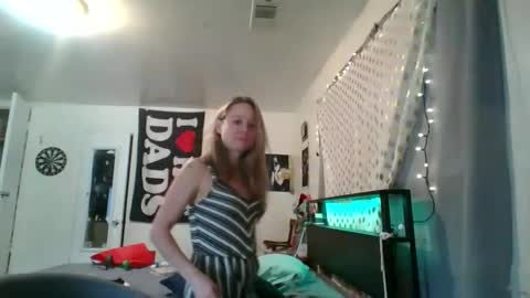 Snapshot of maceyloves chatting on 04/28/26, 04:45 maceyloves online show from 04/28/26, 04:45
