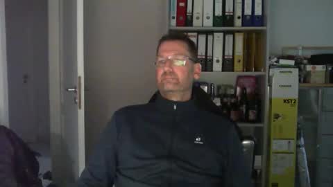 macfly67 online show from 11/08/25, 03:34