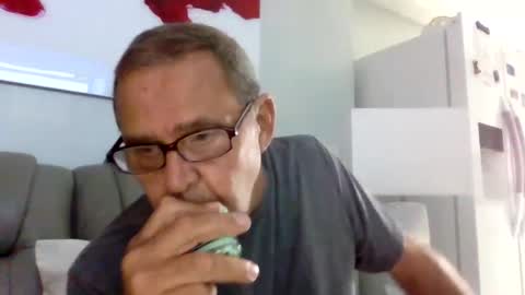 Snapshot of machet1 chatting on 12/11/24, 03:05 machet1 online show from 12/11/24, 03:05