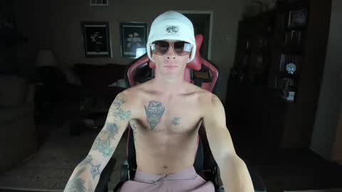 Snapshot of machinecumkelly69 chatting on 02/18/26, 04:52 machinecumkelly69 online show from 02/18/26, 04:52