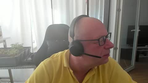 Snapshot of machinegun3dx chatting on 11/28/25, 08:50 Andy online show from 11/28/25, 08:50