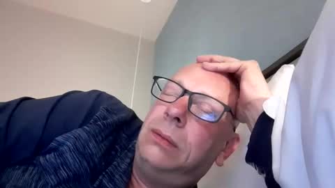 Andy online show from 06/11/26, 01:49