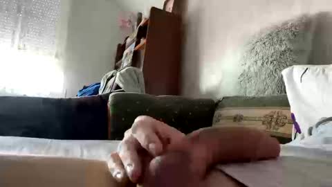 Snapshot of macho9385 chatting on 09/23/25, 08:50 macho9385 online show from 09/23/25, 08:50