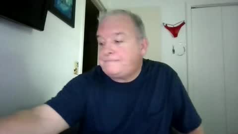 Snapshot of mackdocc001 chatting on 10/06/25, 03:31 mackdocc001 online show from 10/06/25, 03:31