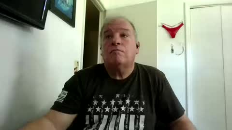 Snapshot of mackdocc001 chatting on 10/14/25, 07:14 mackdocc001 online show from 10/14/25, 07:14