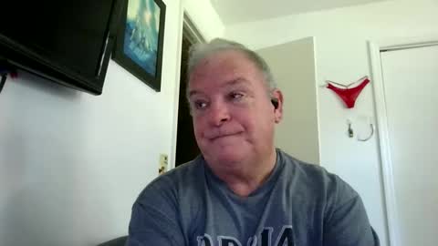 Snapshot of mackdocc001 chatting on 10/15/25, 05:57 mackdocc001 online show from 10/15/25, 05:57