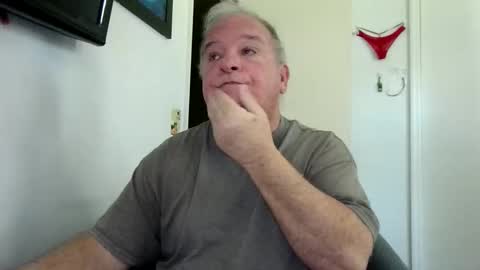 Snapshot of mackdocc001 chatting on 10/16/25, 03:13 mackdocc001 online show from 10/16/25, 03:13