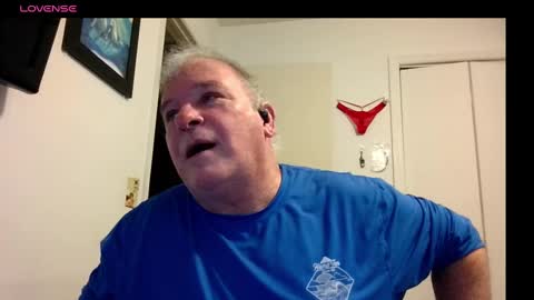 Snapshot of mackdocc001 chatting on 10/30/25, 05:13 mackdocc001 online show from 10/30/25, 05:13