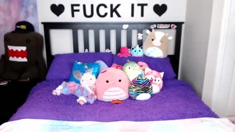 Mackenzie Wolfe online show from 10/04/25, 04:10