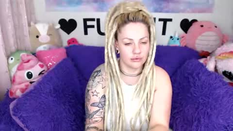 Mackenzie Wolfe online show from 06/13/26, 04:10