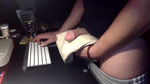 Snapshot of maclowe chatting on 11/08/25, 09:31 MacLowe online show from 11/08/25, 09:31