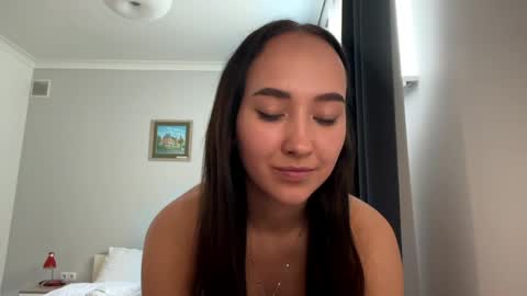 Snapshot of madalyneaks chatting on 05/16/26, 06:43 Lilo online show from 05/16/26, 06:43