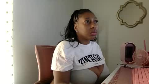 madam_glam online show from 04/29/26, 05:30