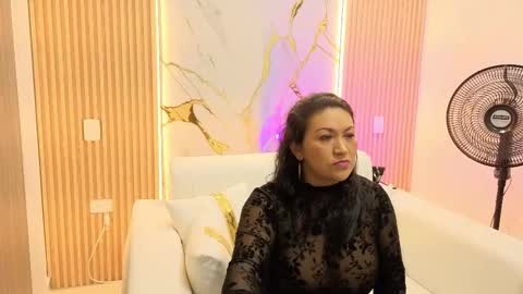 Snapshot of madam_hott chatting on 09/09/25, 03:39 Madam Hott online show from 09/09/25, 03:39