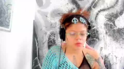 Snapshot of madam_sativa chatting on 10/30/25, 06:08 di online show from 10/30/25, 06:08