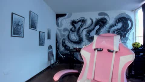 Snapshot of madam_sativa chatting on 11/05/25, 08:09 di online show from 11/05/25, 08:09